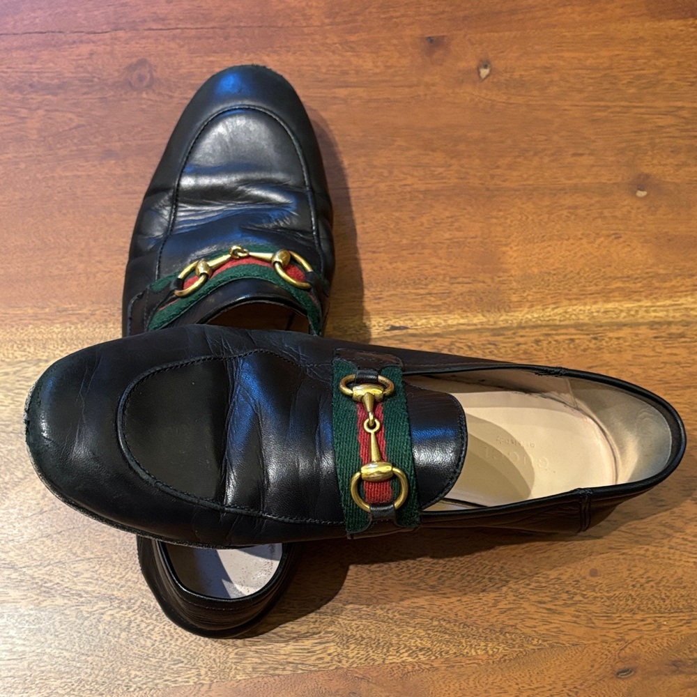Gucci Black Leather Loafers with Gold and Green Accents